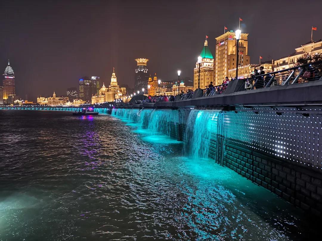 “上海·不夜的精彩”，看進博會如何打造黃浦江水中的高防水性照明！